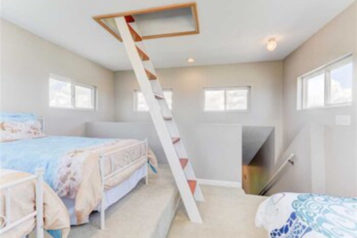 Sea Forever Upper Level 3 Bedrooms, Ocean Views, Sleeps 10