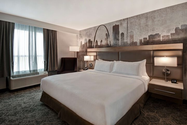 Room 32 of 71