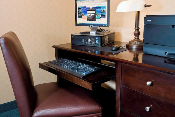 Business Center 18 of 18