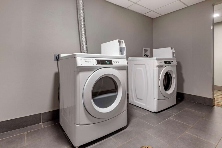 Comfort Inn & Suites Liverpool - Syracuse North