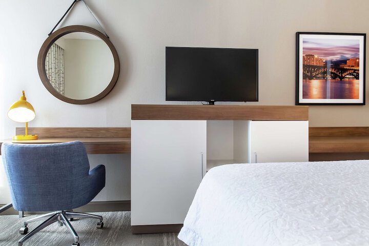 Room 8 of 24