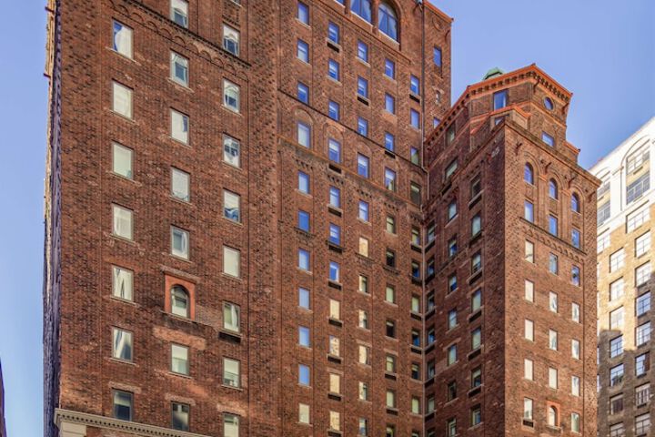 Hotel 7 of 100