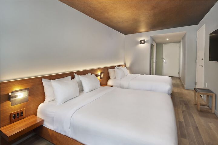 Room 12 of 25