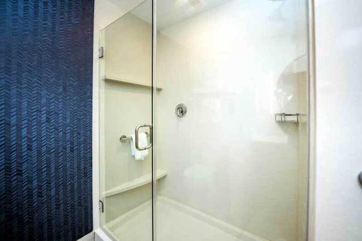 Room 6 of 20