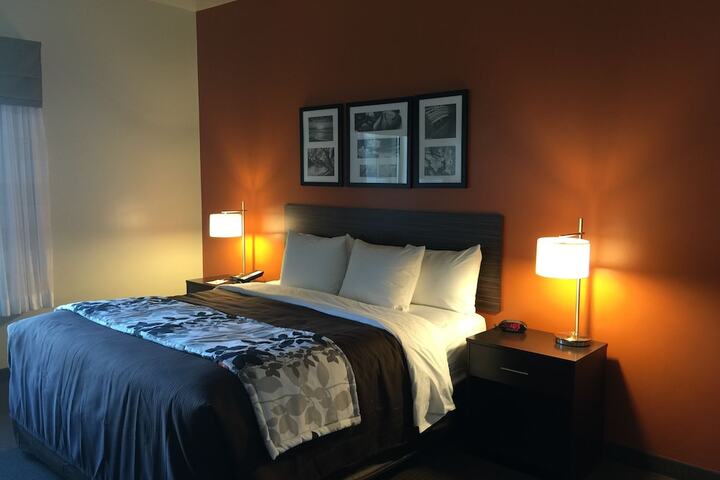 Room 43 of 61