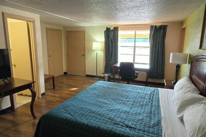 Lion Inn Albemarle by Hotel O Near US 52