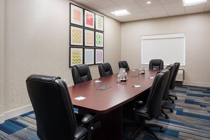 Holiday Inn Express & Suites West Plains Southwest by IHG