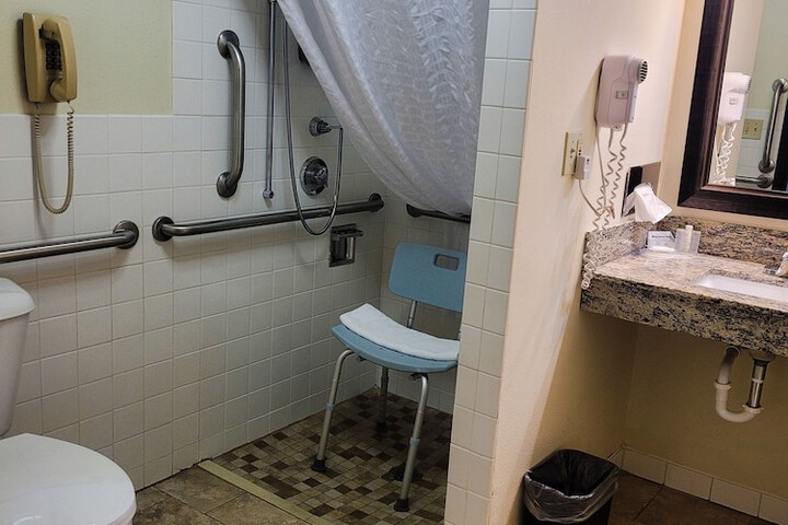 Room 10 of 25
