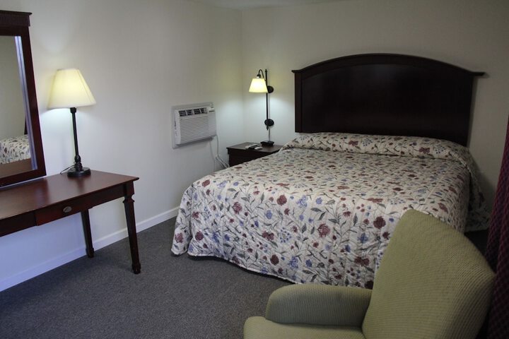 Room 10 of 20
