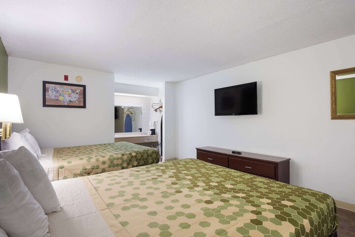 Room 15 of 30