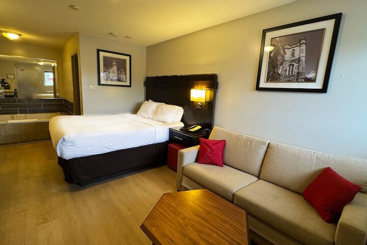 Riviera Inn and Suites 1000 Islands