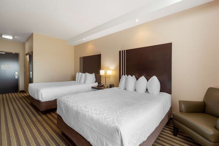 Room 32 of 46