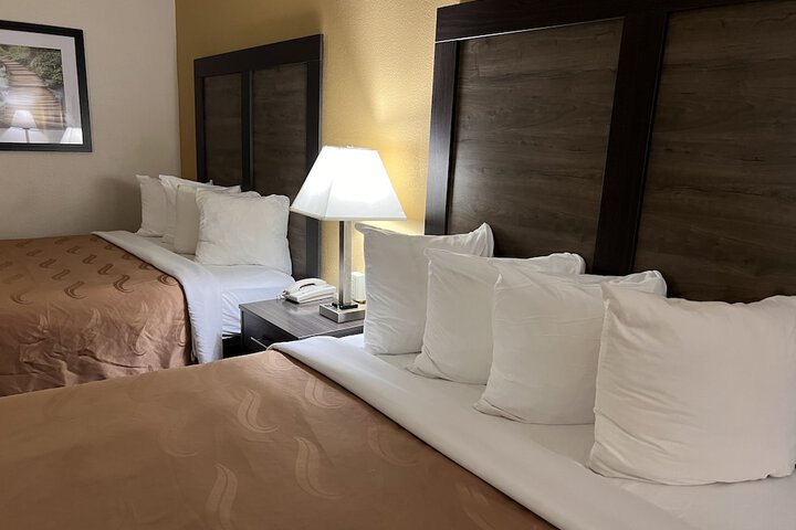 Room 32 of 41
