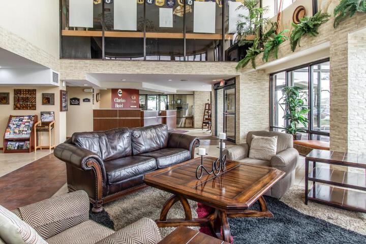 Econo Lodge Broken Arrow