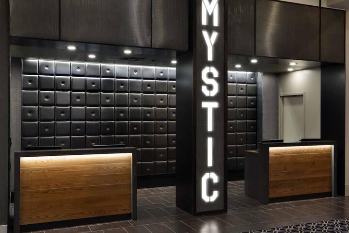 Hilton Mystic