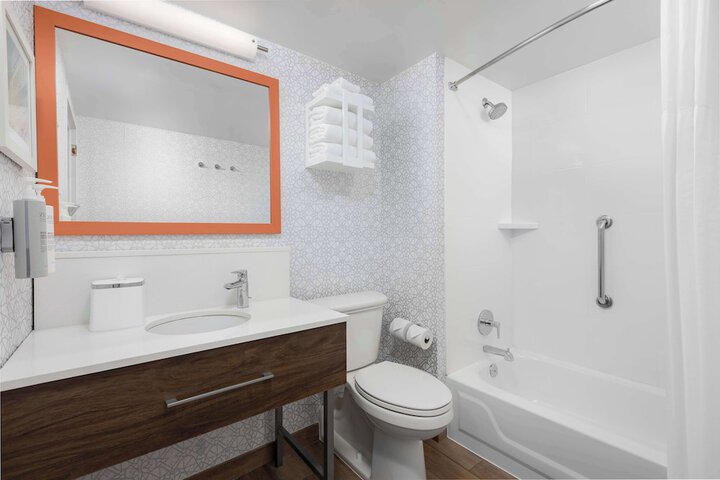Room 13 of 26