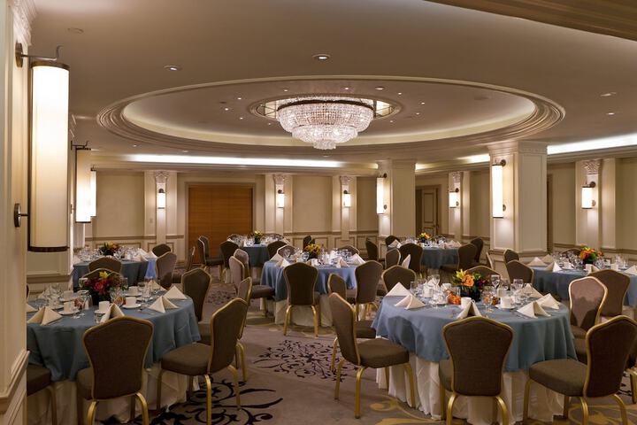 Ballroom/Hall 36 of 40