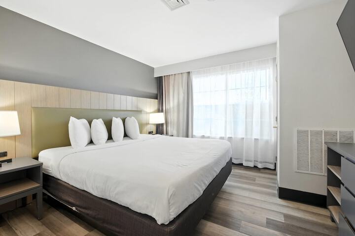Country Inn & Suites by Radisson Merrillville, IN