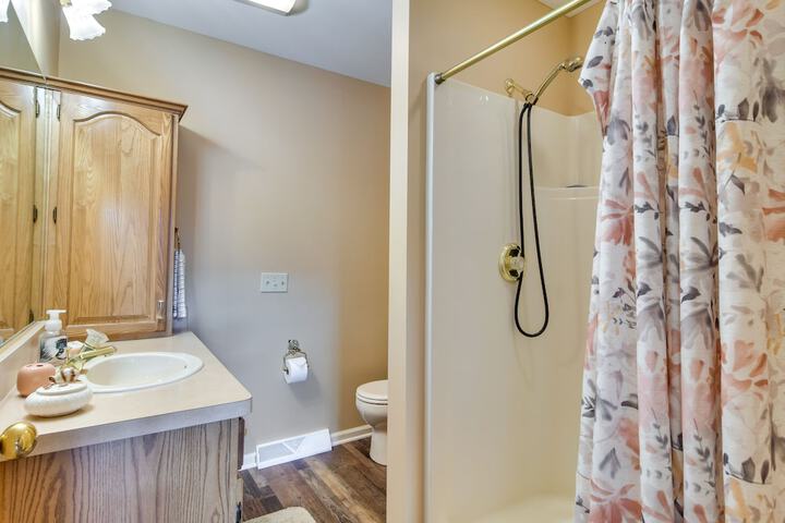 Tonawanda Vacation Rental 13 Mi to Niagara Falls