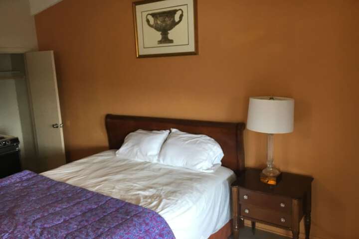 Room 6 of 17