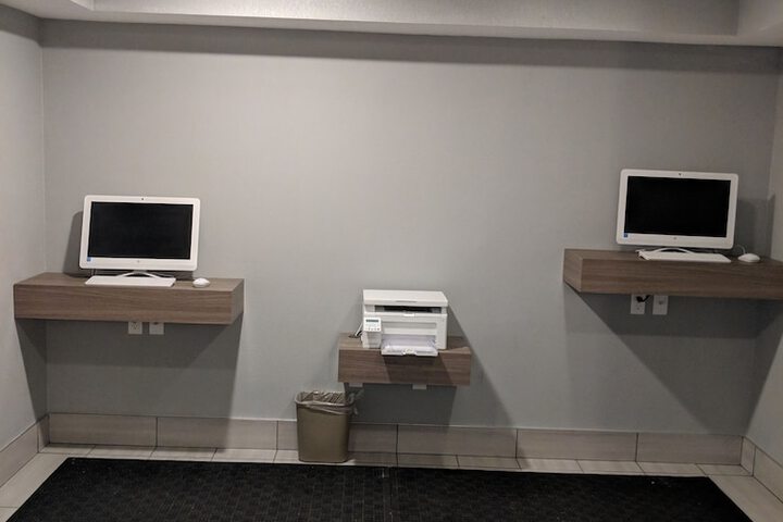 Business Center 63 of 71