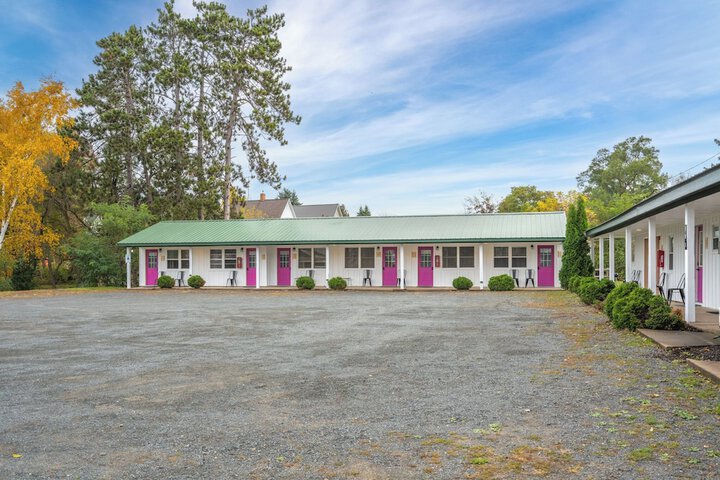 Lumberjill Lodge