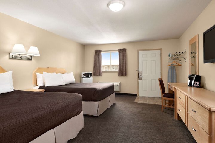 Room 10 of 26
