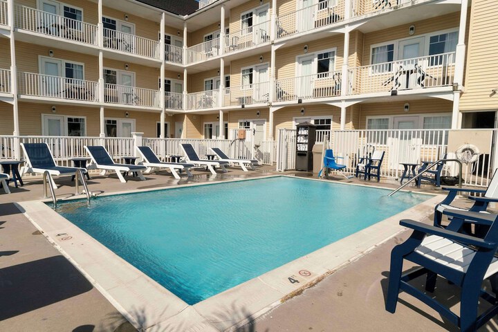Pool 3 of 24