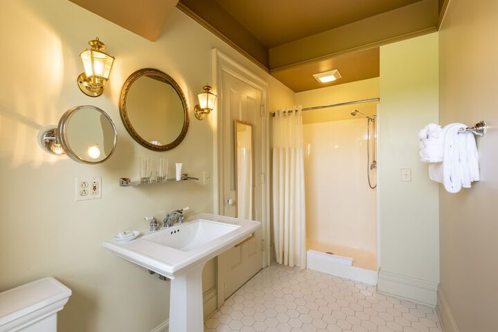 White Springs Manor a Belhurst Property