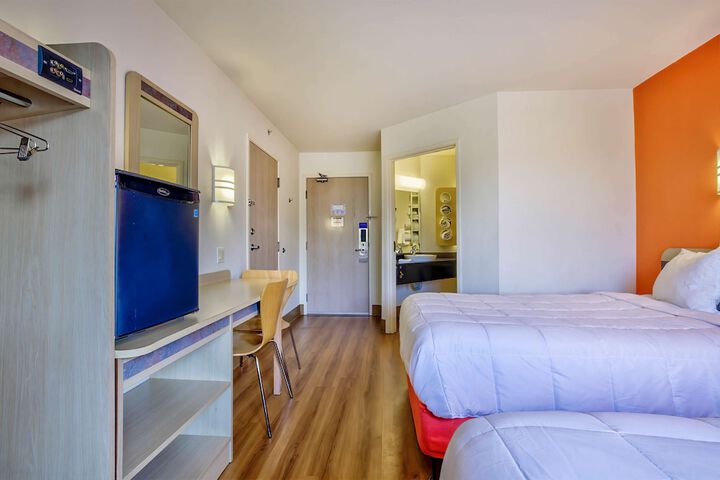 Room 11 of 21
