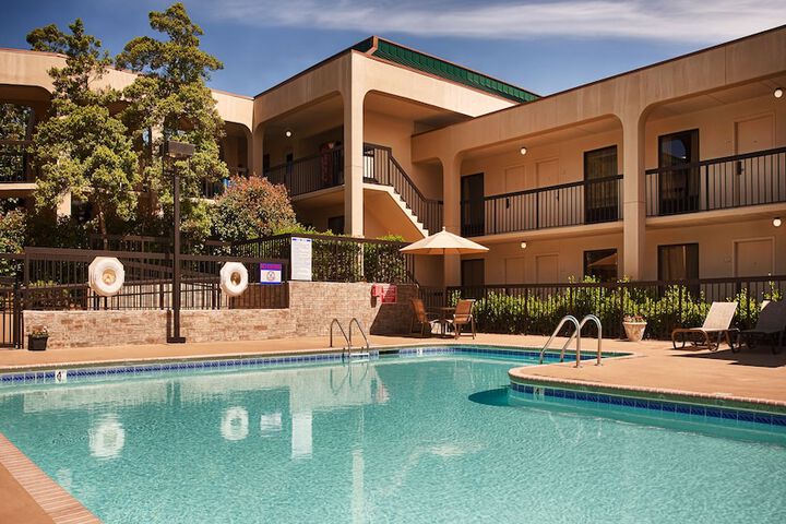 Pool 4 of 18