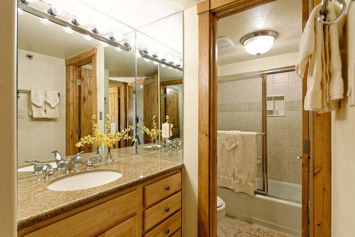 The Crestwood Condominiums