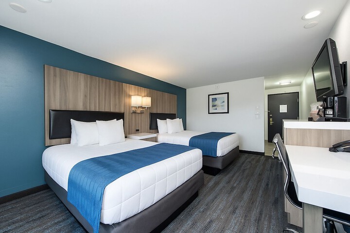 Oyster Bay Inn & Suites