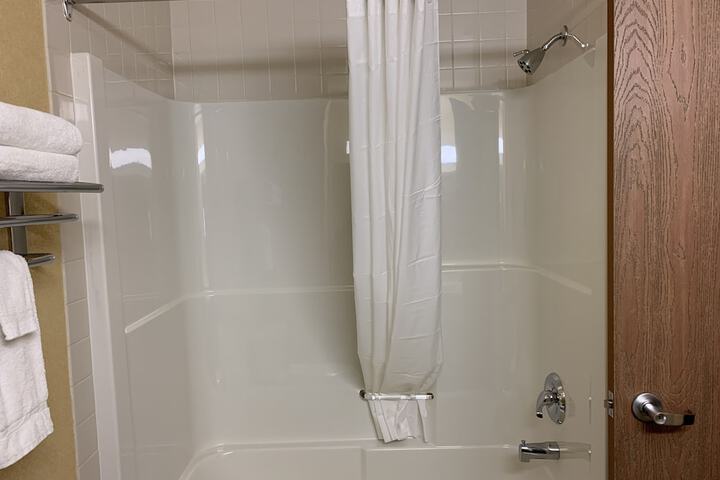 Merit Hotel & Suites