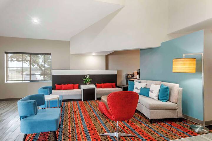 Hotel Interior 10 of 34