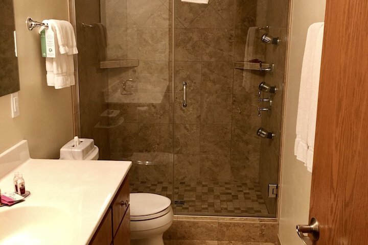 Room 40 of 157