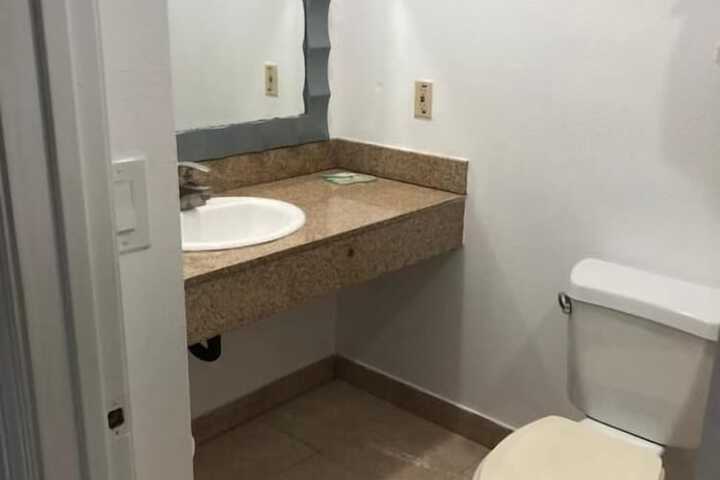 Room 21 of 29