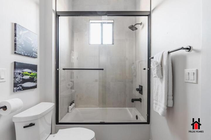 Peaceful Getaway to a New Custom-Built Luxury Home