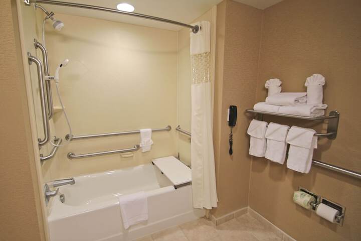 Room 14 of 35