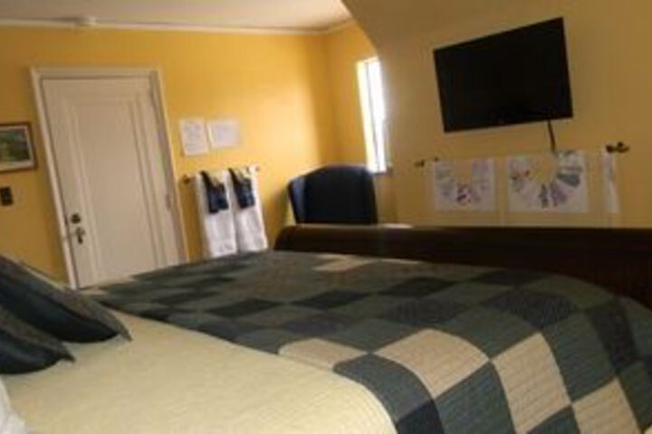 Maple Street Bed & Breakfast