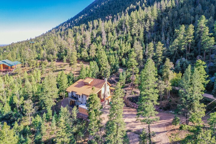 Mountain Getaway Cabinhot Tub & Pool Table4bd