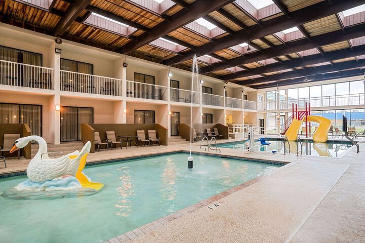 Ramada Hotel & Conference Center by Wyndham Plymouth