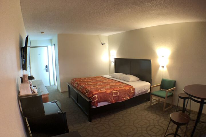 Room 32 of 154