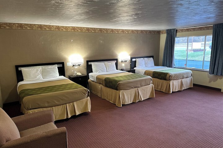 Room 3 of 8