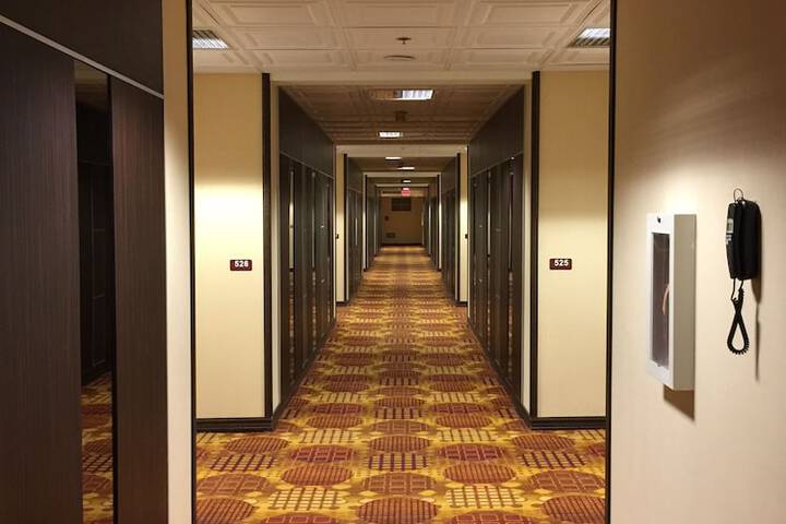 Ballroom/Hall 72 of 84