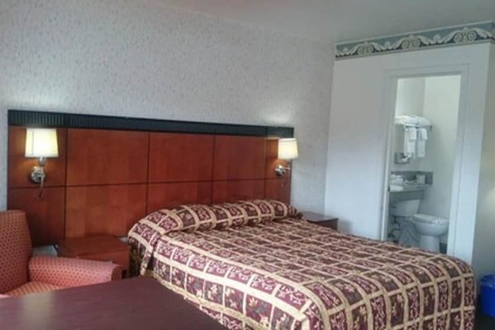 Room 15 of 18