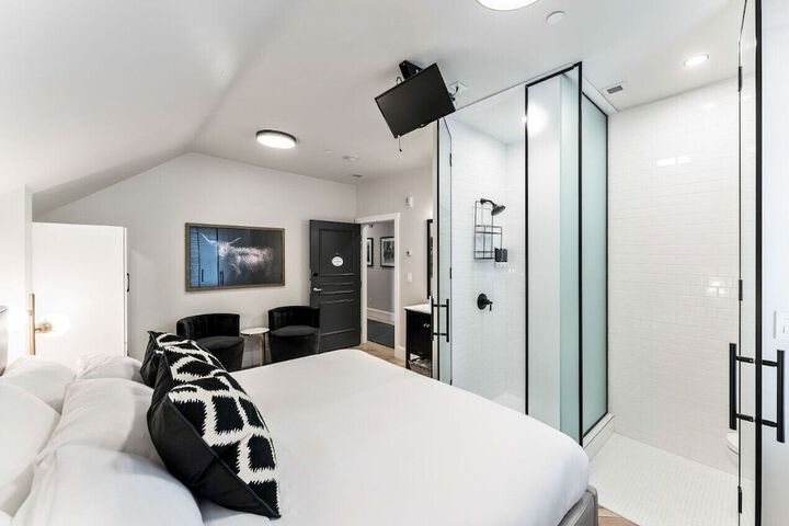 Room 44 of 63