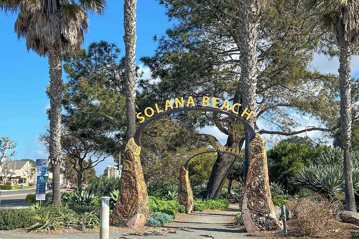 Solana Sunset Stunning Beachside Retreat for 4!