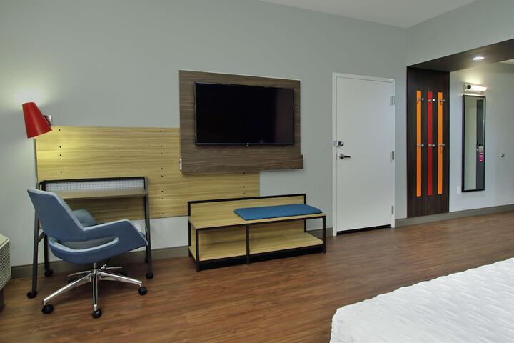 Room 12 of 38