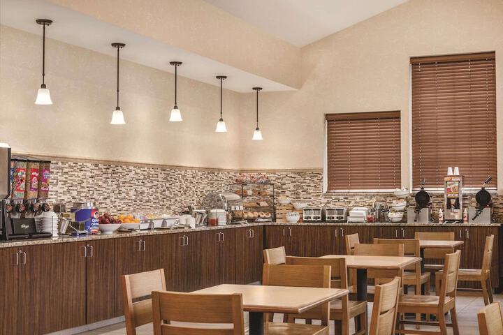 Country Inn & Suites by Radisson Woodbury, MN